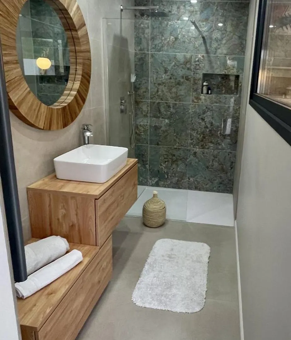 Villa Recente Sanary,Piscine, 3 Chambres ,Proche Mer Et Centre-Ville 0*, Sanary-sur-Mer
